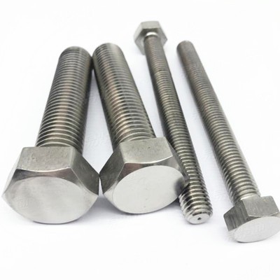 สกรูหัวซ็อกเก็ตไทเทเนียม M6